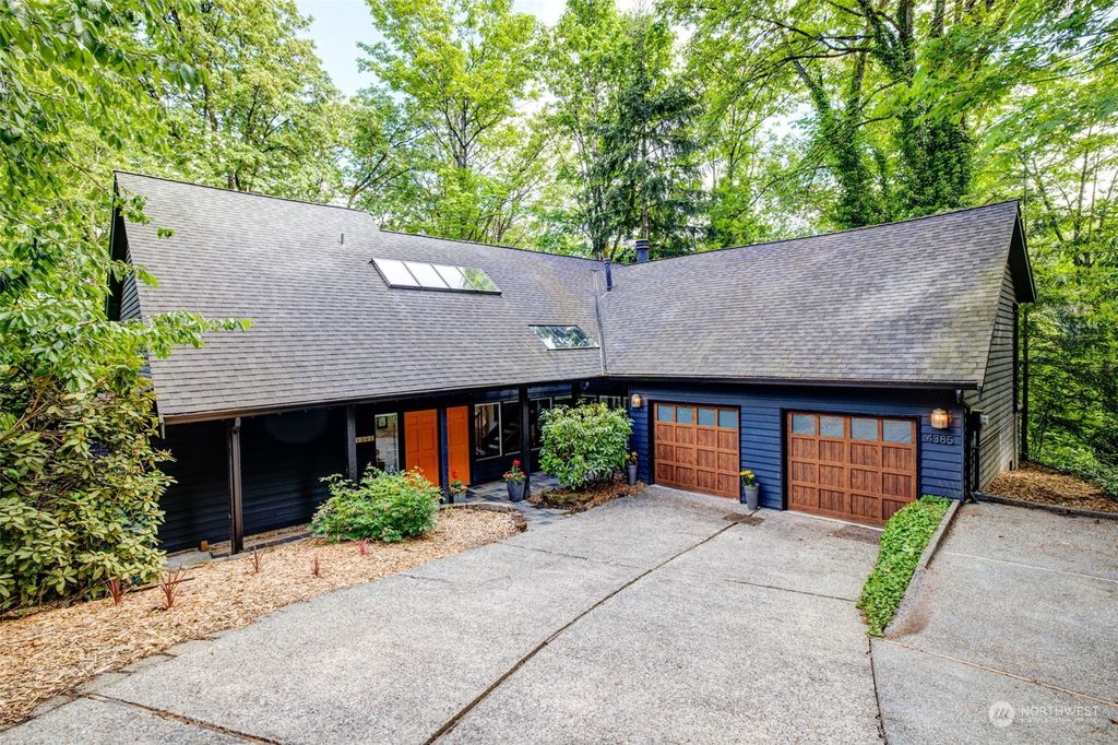 Photo of 4385 Fernbrook Drive, Mercer Island, WA 98040 (MLS # 2241361)