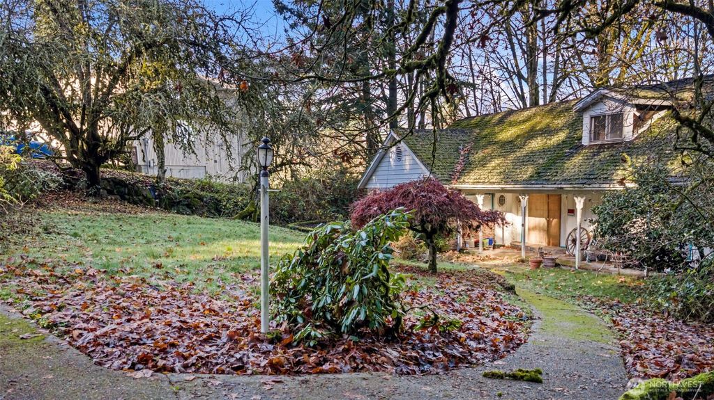 Photo of 16740 SE 44th St St, Bellevue, WA 98006 (MLS # 2456509)