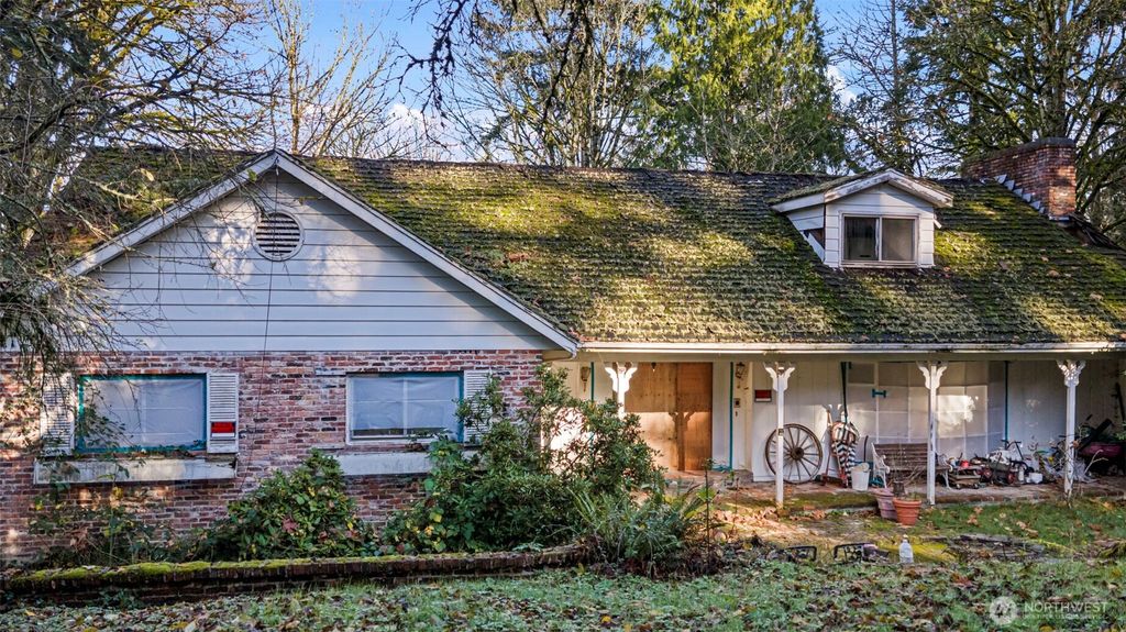 Photo of 16740 SE 44th St St, Bellevue, WA 98006 (MLS # 2456509)