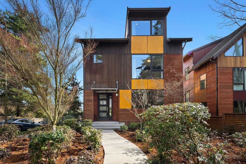 Photo of 6580 32nd Avenue NE, Seattle, WA 98115 (MLS # 2041401)