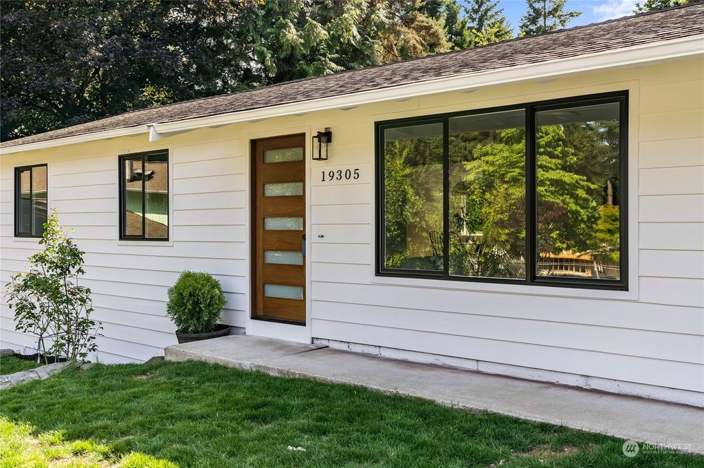 Photo of 19305 131st Avenue NE, Woodinville, WA 98072 (MLS # 2141968)