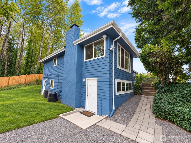 959 Hoquiam Avenue NE