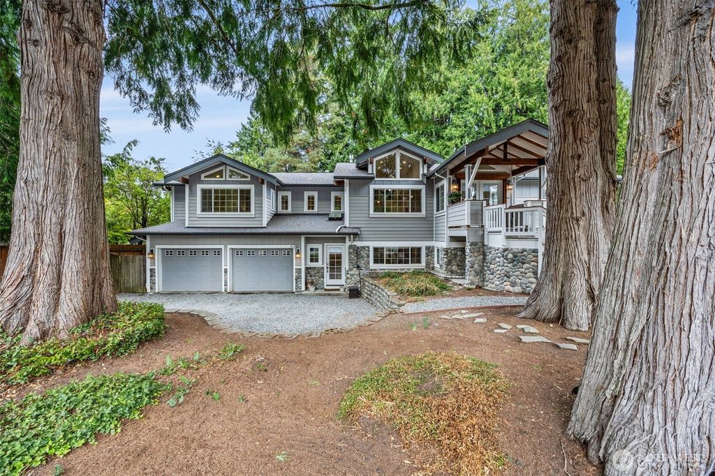 Photo of 575 Mt Logan Drive SW, Issaquah, WA 98027 (MLS # 2432371)