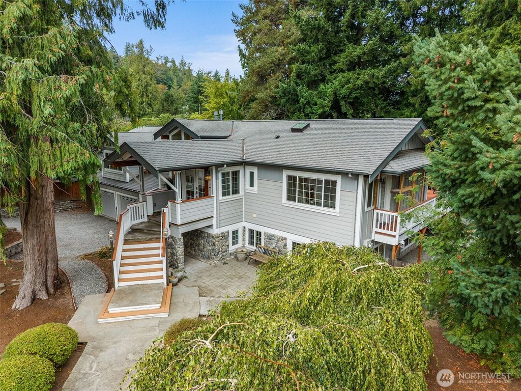 Photo of 575 Mt Logan Drive SW, Issaquah, WA 98027 (MLS # 2432371)