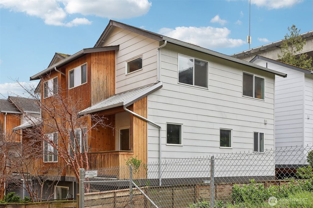 Photo of 4030 Pasadena Place NE, Seattle, WA 98105 (MLS # 2355183)