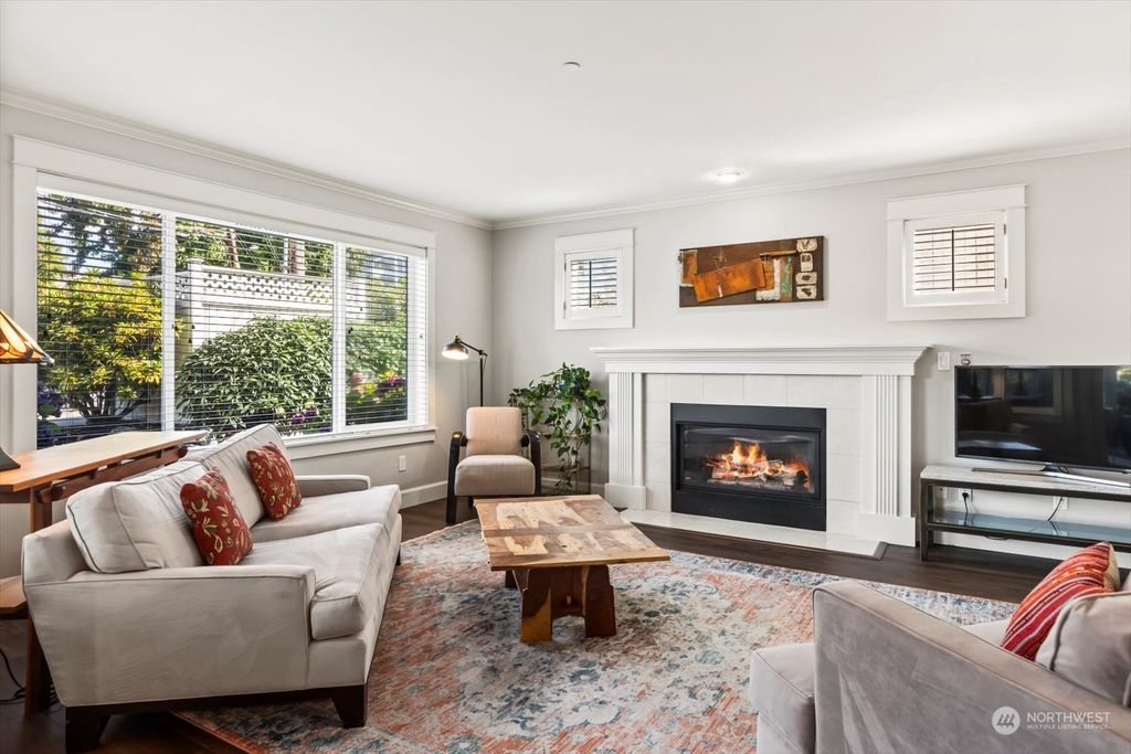 Photo of 400 Walnut Street #101, Edmonds, WA 98020 (MLS # 2162293)