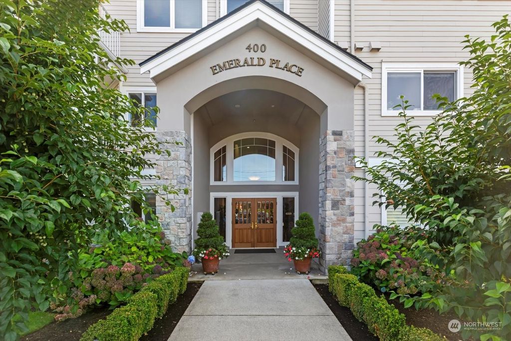 Photo of 400 Walnut Street #101, Edmonds, WA 98020 (MLS # 2162293)