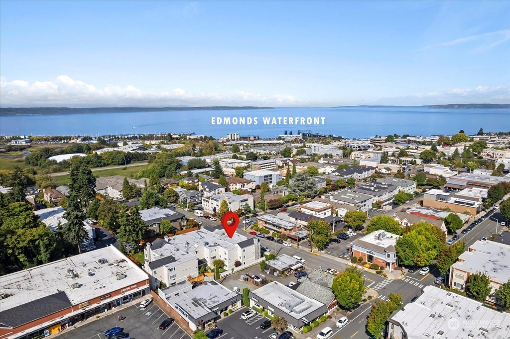 Photo of 400 Walnut Street #101, Edmonds, WA 98020 (MLS # 2162293)