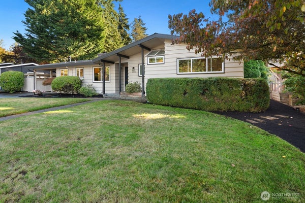 6633 NE ARROWHEAD DR, KENMORE, WA 98028 - Image 578a83fbd6a2d42e4f83221cf5572717/299147763