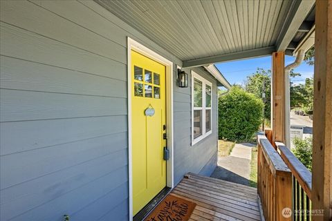 Photo of 821 15th Street, Bremerton, WA 98337 (MLS # 2431860)