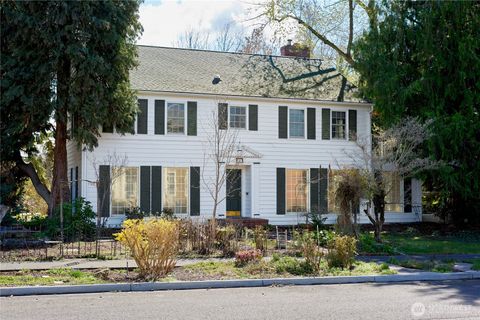 Photo of 444 Washington Street, Walla Walla, WA 99362 (MLS # 2471239)