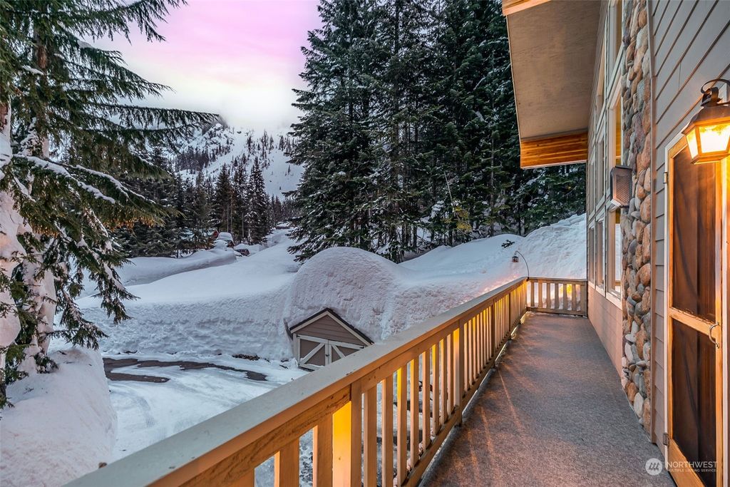 Photo of 6 Ober Strasse, Snoqualmie Pass, WA 98068 (MLS # 2137451)