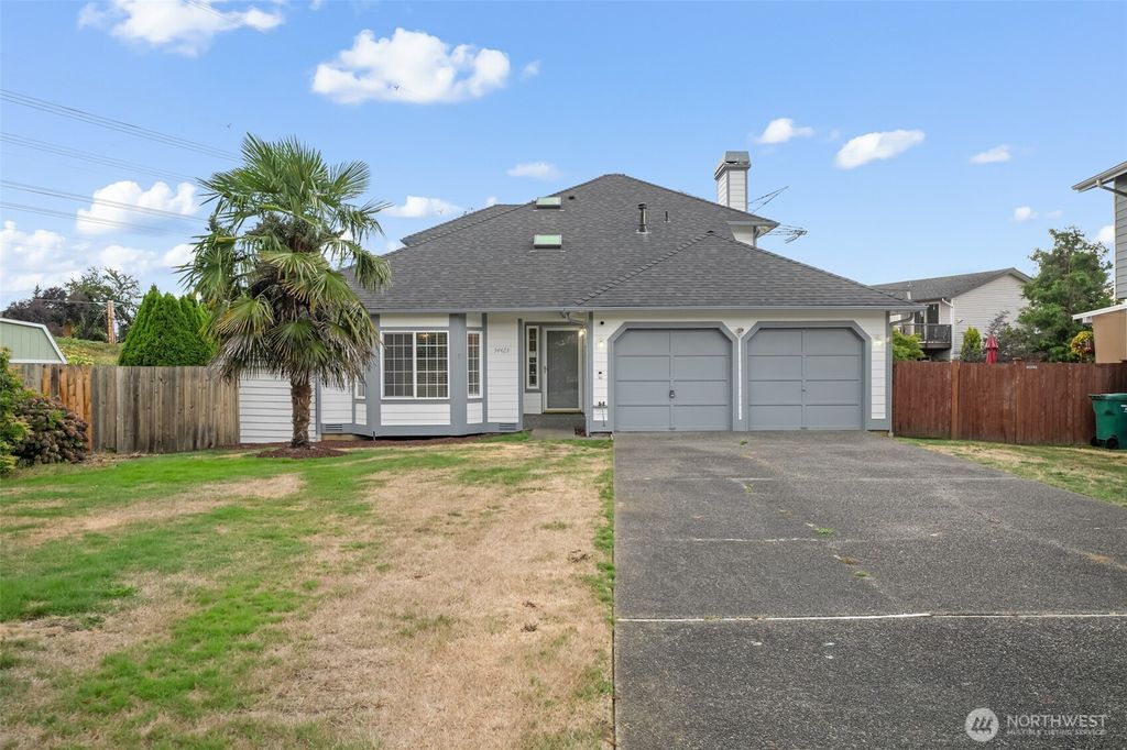 Photo of 34423 15th Circle SW, Federal Way, WA 98023 (MLS # 2434667)