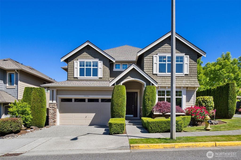 Photo of 16654 NE 120th Street, Redmond, WA 98052 (MLS # 2378103)