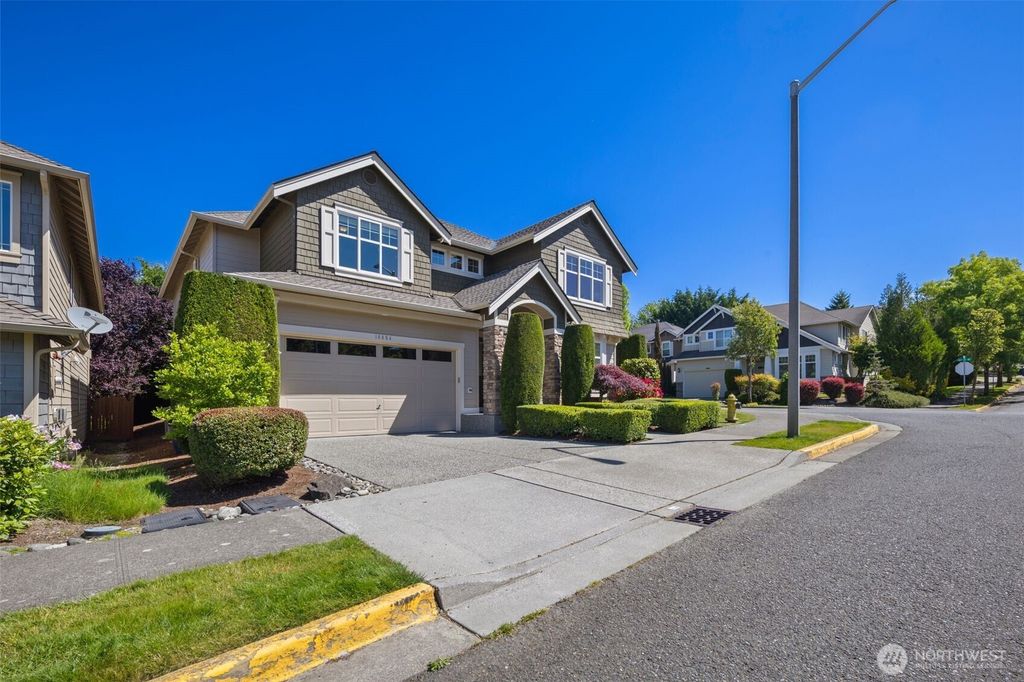 Photo of 16654 NE 120th Street, Redmond, WA 98052 (MLS # 2378103)