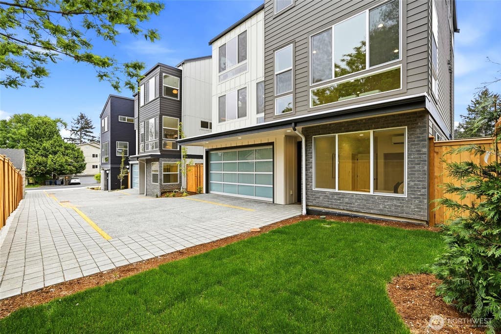 Photo of 1508 NE 147th Street, Shoreline, WA 98155 (MLS # 2551794)