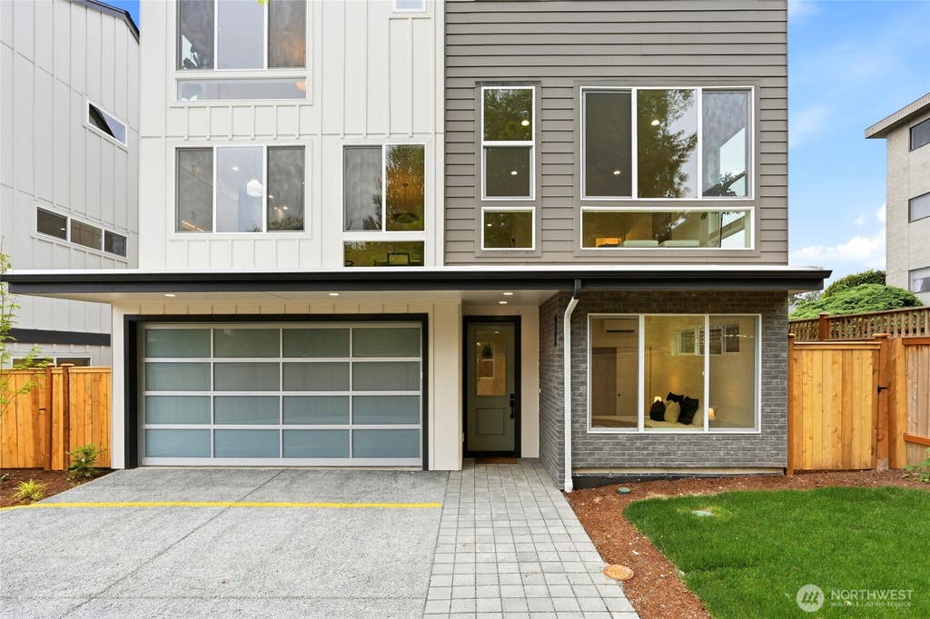 Photo of 1508 NE 147th Street, Shoreline, WA 98155 (MLS # 2551794)