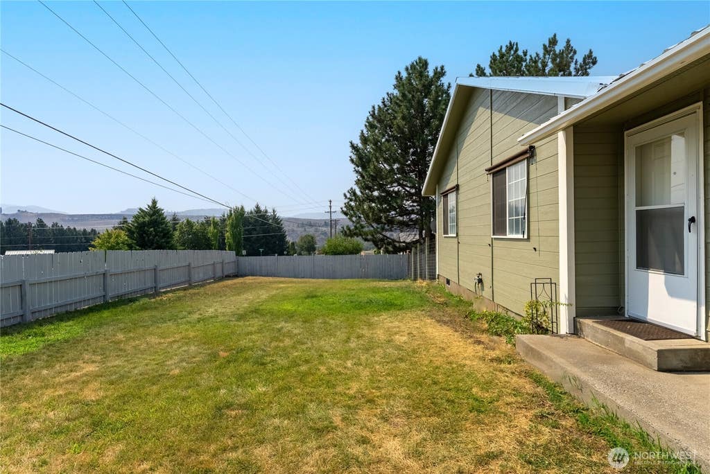 Photo of 5 Sand Flat Road, Omak, WA 98841 (MLS # 2561894)