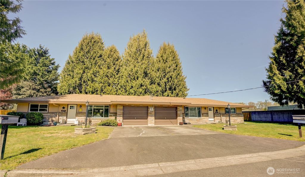 Photo of 2023 -2021 14th Avenue NW, Puyallup, WA 98371 (MLS # 2508462)