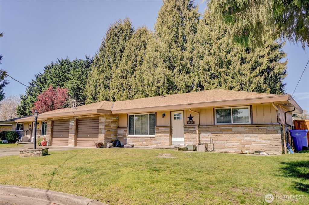 Photo of 2023 -2021 14th Avenue NW, Puyallup, WA 98371 (MLS # 2508462)