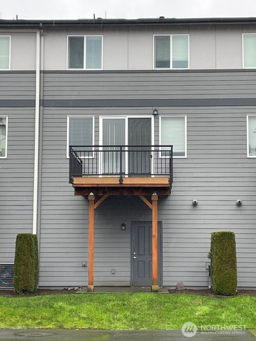 Photo of 19313 35th Drive SE #D, Bothell, WA 98012 (MLS # 2476157)