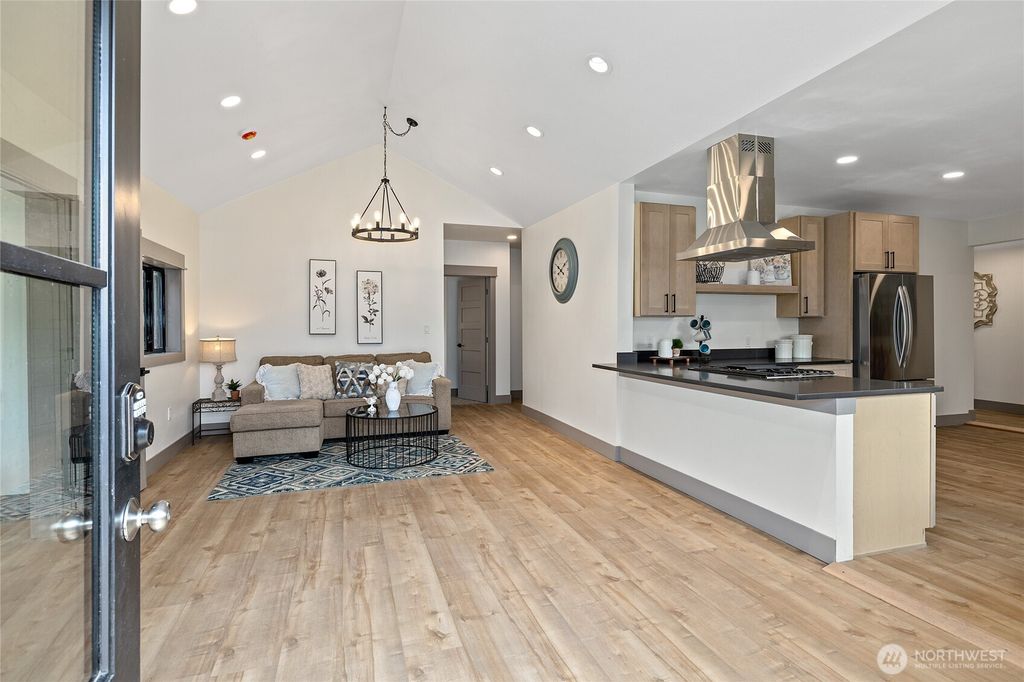 Photo of 70 Gobblers Knob Rd, Cle Elum, WA 98922 (MLS # 2466869)