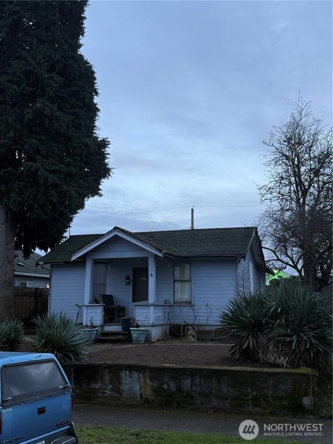 Photo of 222 12th Street SE, Auburn, WA 98002 (MLS # 2508523)