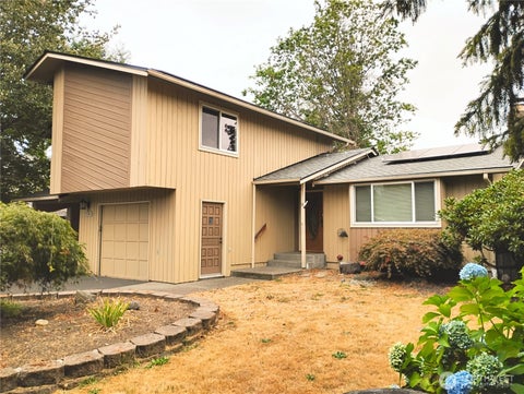 Photo of 15103 Westmore Drive E, Puyallup, WA 98374 (MLS # 2577441)
