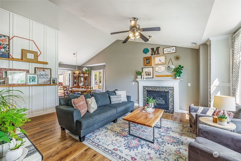 Photo of 105 16th Avenue Ct, Milton, WA 98354 (MLS # 2162245)