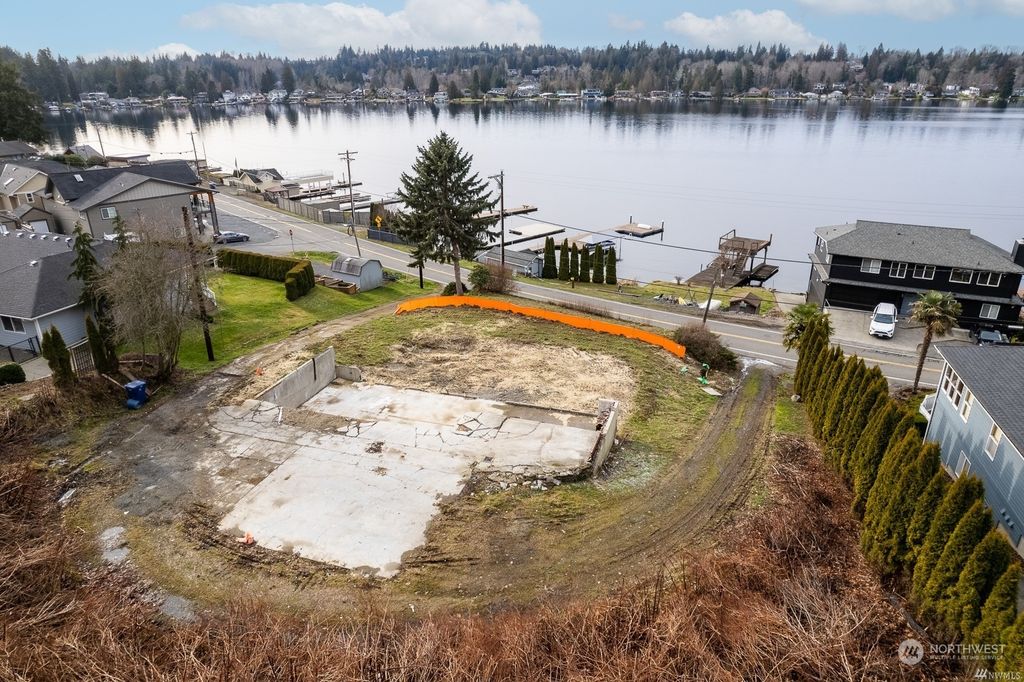 Photo of 431 S LAKE STEVENS Road, Lake Stevens, WA 98258 (MLS # 2200517)