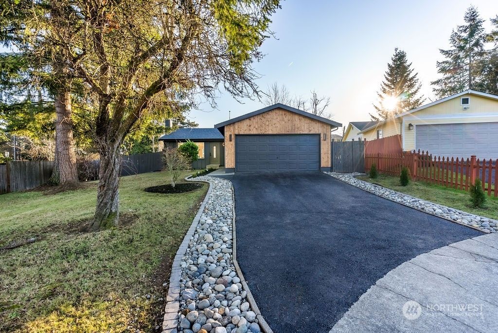 Photo of 11721 SE 255th Place, Kent, WA 98030 (MLS # 2315031)