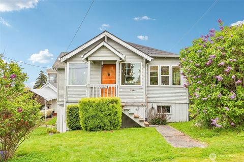Photo of 2430 NW 198th Street, Shoreline, WA 98177 (MLS # 2514783)