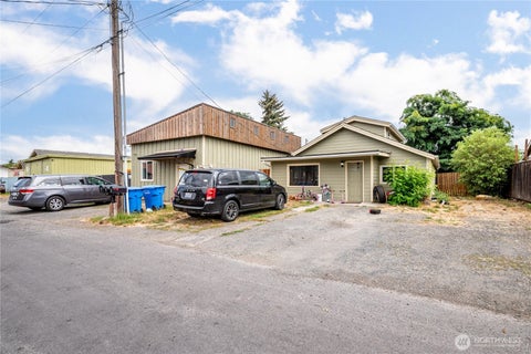 Photo of 1408 S. 5th AVE, Kelso, WA 98626 (MLS # 2575644)