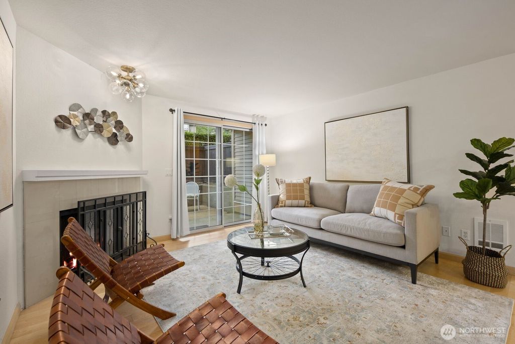 Photo of 215 9th Street #D101, Kirkland, WA 98033 (MLS # 2513915)