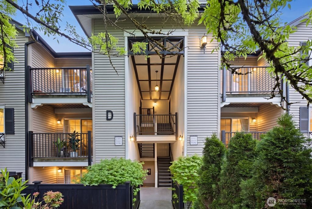 Photo of 215 9th Street #D101, Kirkland, WA 98033 (MLS # 2513915)
