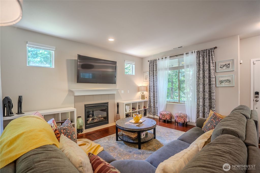 Photo of 1929 65th Avenue SE, Tumwater, WA 98501 (MLS # 2528995)