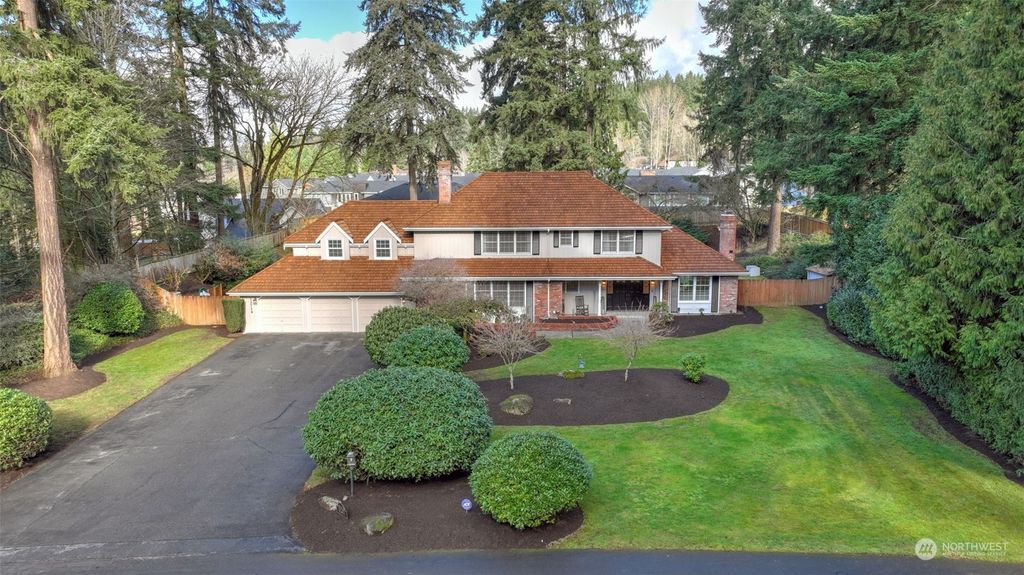 Photo of 11714 NE 43rd Place, Kirkland, WA 98033 (MLS # 2197237)