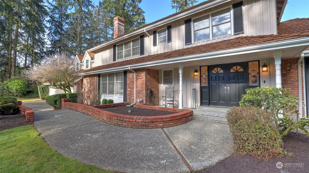 Photo of 11714 NE 43rd Place, Kirkland, WA 98033 (MLS # 2197237)