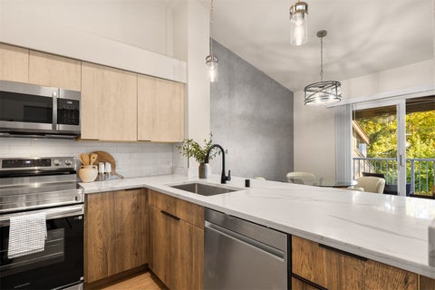 Photo of 202 Mountain Park Boulevard SW #B303, Issaquah, WA 98027 (MLS # 2597500)