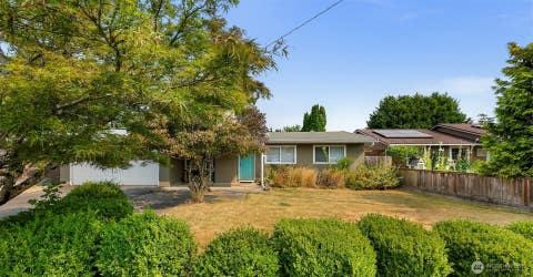 Photo of 612 S 188th Street, Burien, WA 98148 (MLS # 2562576)