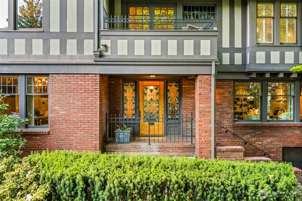 Photo of 2218 E Prospect Street, Seattle, WA 98112 (MLS # 2579973)