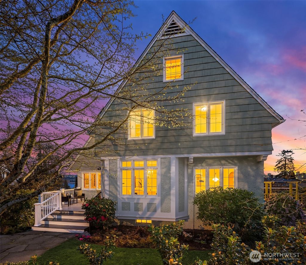 Photo of 3801 46th Avenue NE, Seattle, WA 98105 (MLS # 2353188)