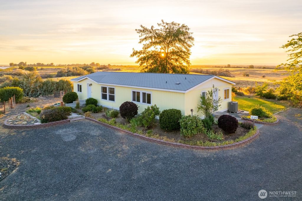 Photo of 5486 Road 8.3 SE, Othello, WA 99344 (MLS # 2549013)