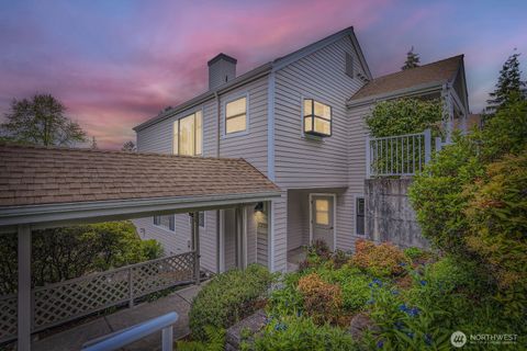 Photo of 4105 Providence Point Drive SE, Issaquah, WA 98029 (MLS # 2439586)