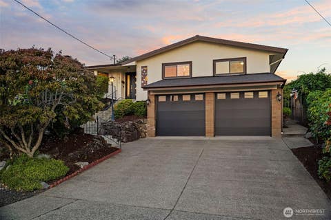 Photo of 1871 N Skyline Drive, Tacoma, WA 98406 (MLS # 2565935)