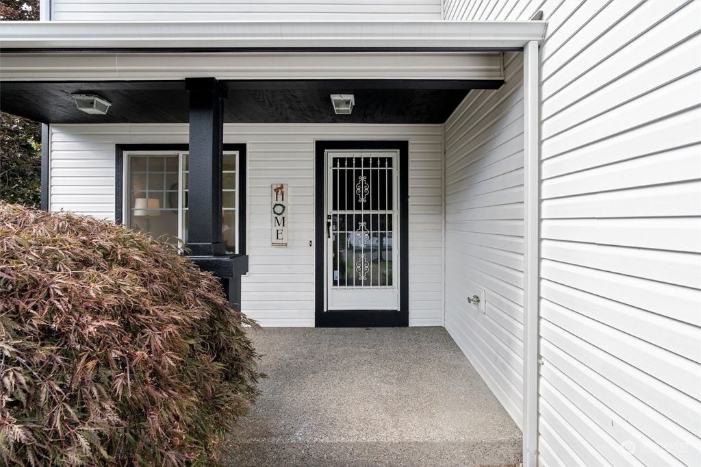 Photo of 14330 53rd Avenue SE, Everett, WA 98208 (MLS # 2300327)