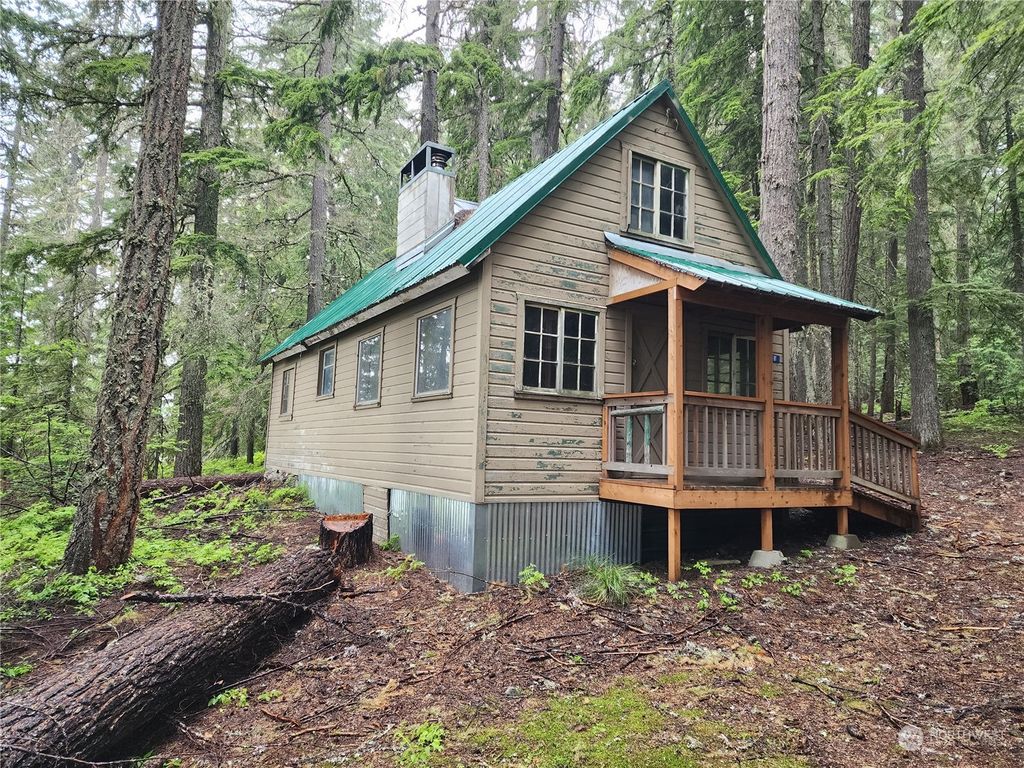 Photo of 81 FS Road 4832-3961, Snoqualmie Pass, WA 98068 (MLS # 2128050)