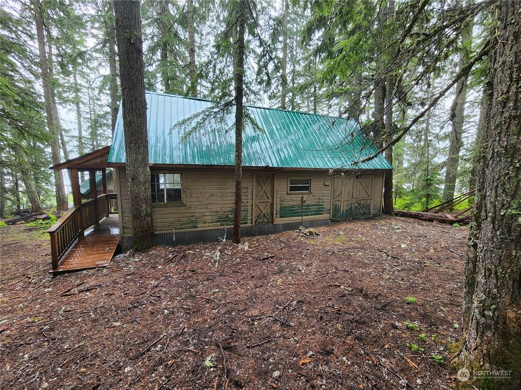 Photo of 81 FS Road 4832-3961, Snoqualmie Pass, WA 98068 (MLS # 2128050)