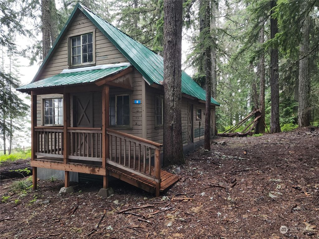 Photo of 81 FS Road 4832-3961, Snoqualmie Pass, WA 98068 (MLS # 2128050)