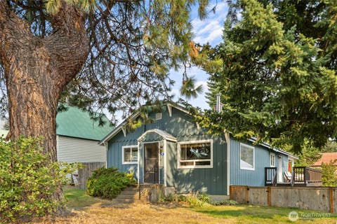 Photo of 407 W Utah Street, Roslyn, WA 98941 (MLS # 2569556)